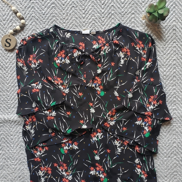GAP Tops - 5 for $20!! GAP slightly sheer flowy top.